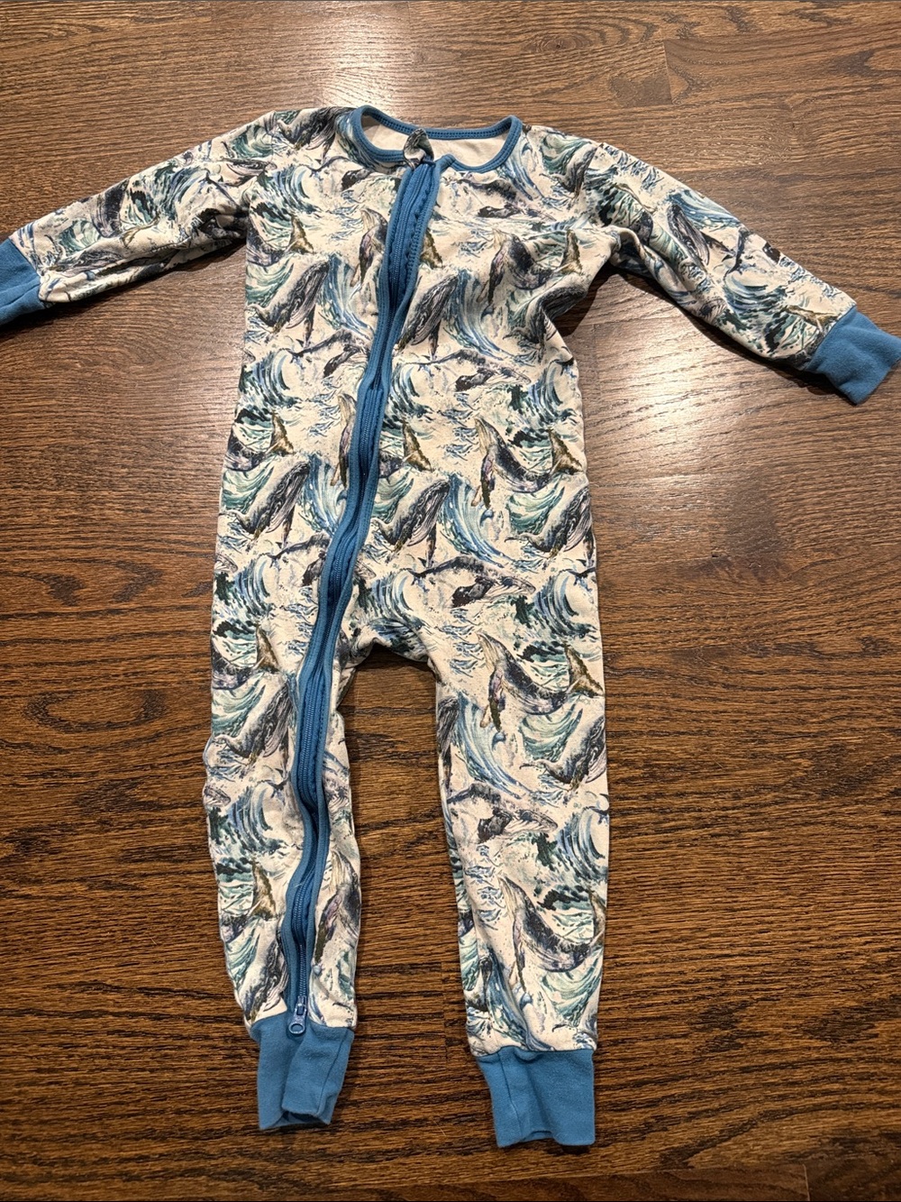 Earthy whale 🐳 baby cotton Jammie’s Kids Blue Wave-Print One-Piece Pajamas